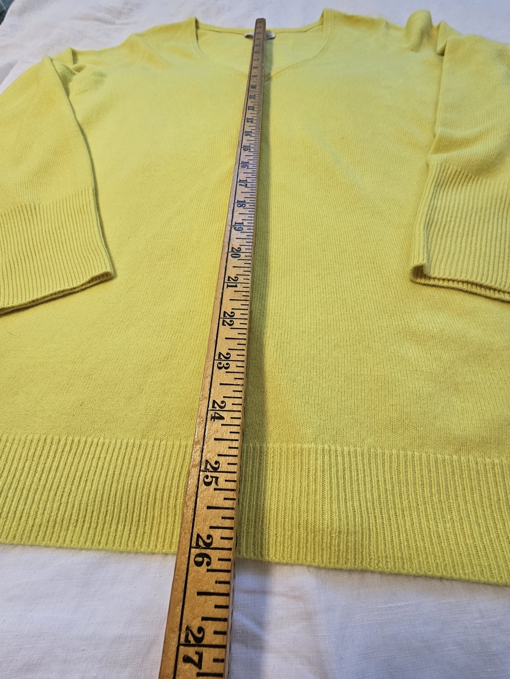 New York & Company Lemon Yellow V-Neck Women's Sweater Size XL - Picture 4 of 7